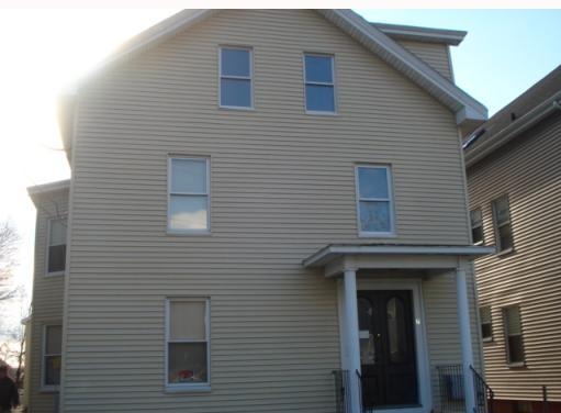 7 Manchester St in Pawtucket, RI - Building Photo