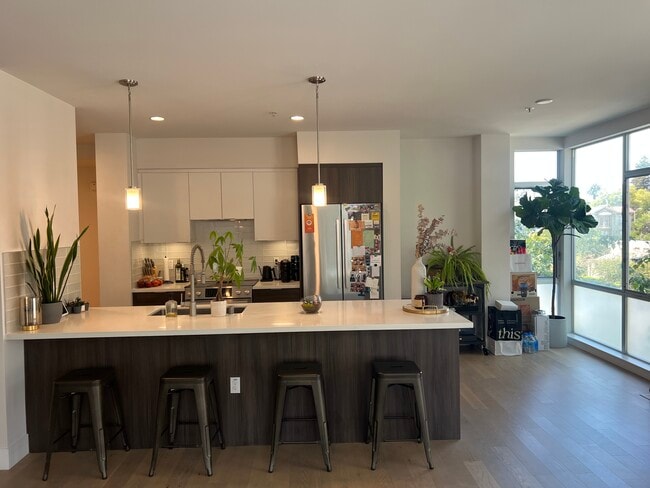 901 Jefferson St, Unit 210 in Oakland, CA - Foto de edificio - Building Photo