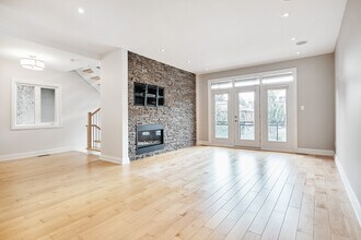 384 Berkley Ave in Ottawa, ON - Building Photo - Building Photo