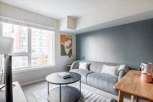 15301 NE Turing St in Redmond, WA - Building Photo