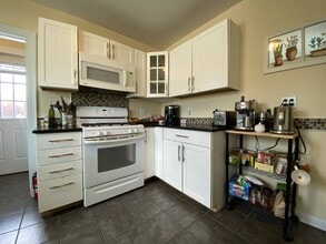 2 Vassar St, Unit U-1 in Medford, MA - Building Photo - Building Photo