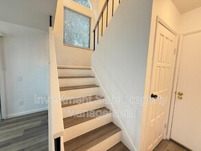 5715 Baltimore Dr in La Mesa, CA - Building Photo - Building Photo