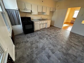 28 Lincoln St in Jersey City, NJ - Building Photo - Building Photo