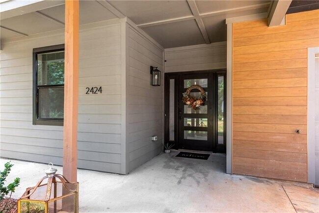 2424 Connally Dr in East Point, GA - Building Photo - Building Photo