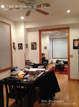 1742 W Roscoe St-Unit -#2 in Chicago, IL - Foto de edificio - Building Photo