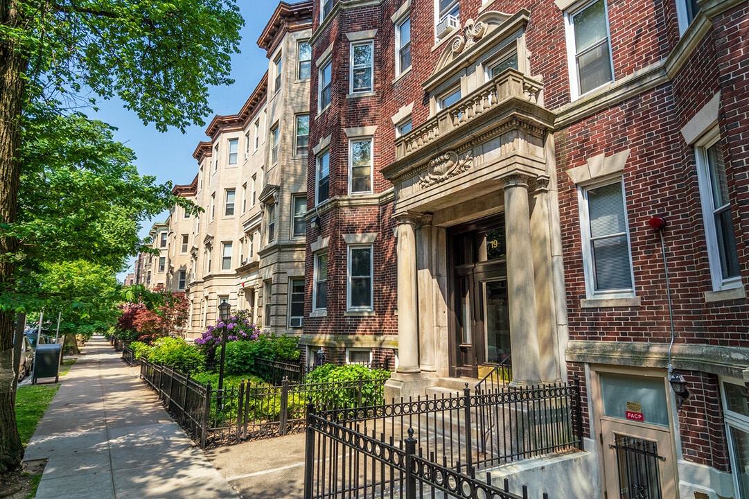 70 Queensberry St in Boston, MA - Foto de edificio