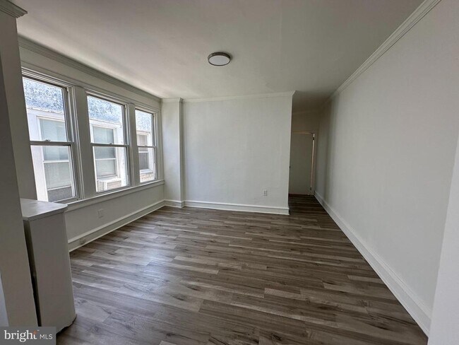 7343 West Chester Pike in Upper Darby Township, PA - Building Photo - Building Photo