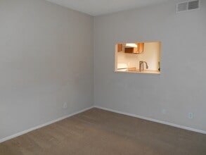 898 Rhinegold Way in Las Vegas, NV - Building Photo - Building Photo