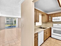 3600 NE 170th St in North Miami Beach, FL - Building Photo - Building Photo