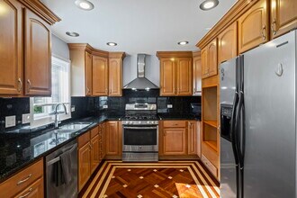 1435 Mill Creek Dr in Buffalo Grove, IL - Building Photo - Building Photo