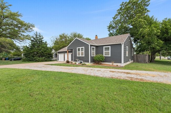 property at 1502 N Andover Rd