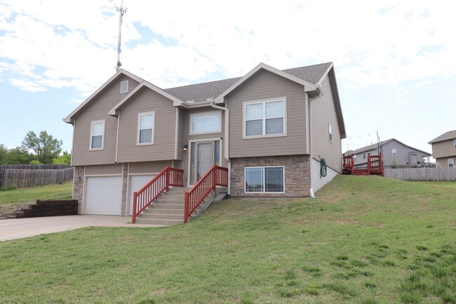 property at 2711 Sage Ct