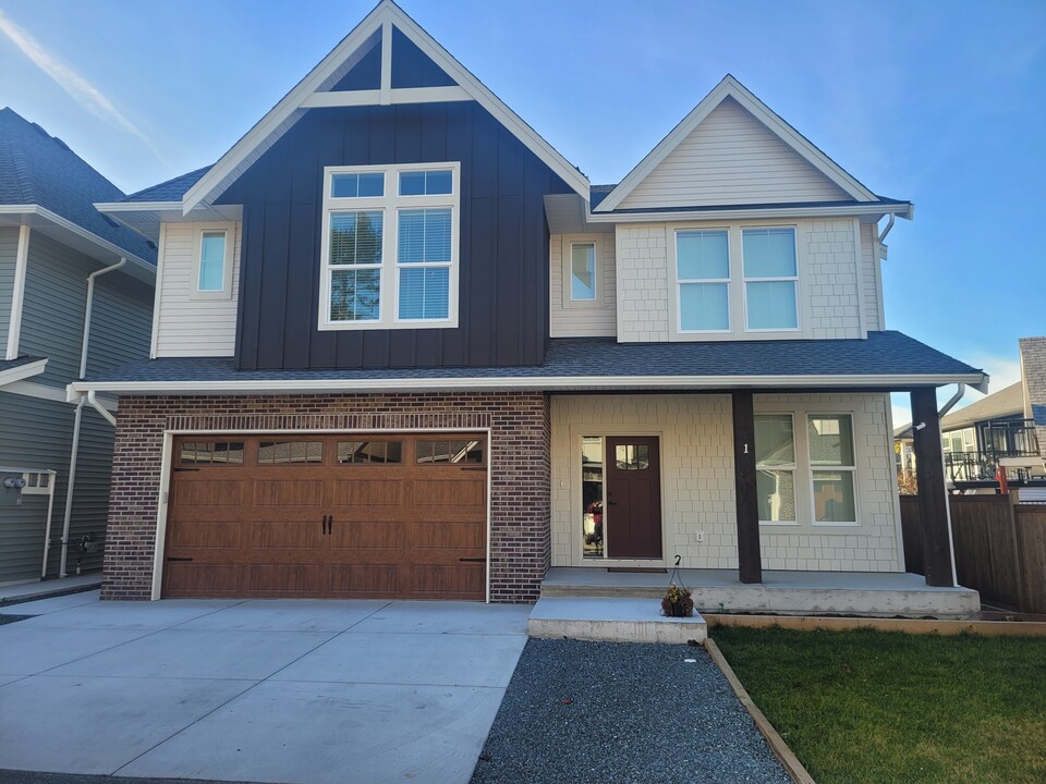 45314 Wells Rd in Chilliwack, BC - Building Photo