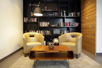 Yorktown Apartments in Lombard, IL - Building Photo - Lobby