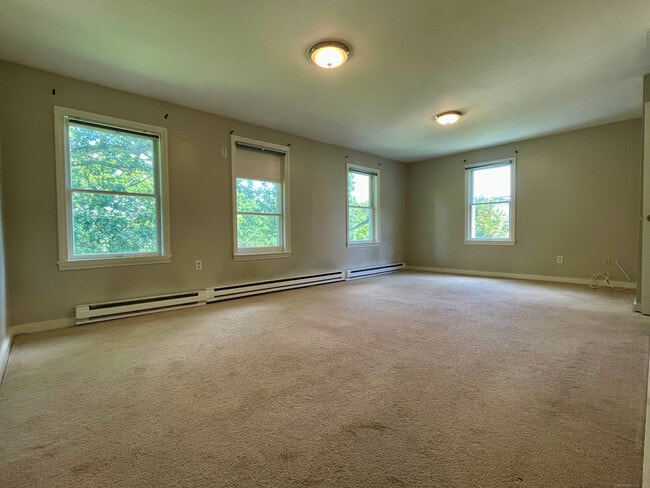 94 Dunne Ave in Canton, CT - Building Photo - Building Photo