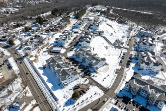 61 Myrock Ave in Waterford, CT - Building Photo - Building Photo