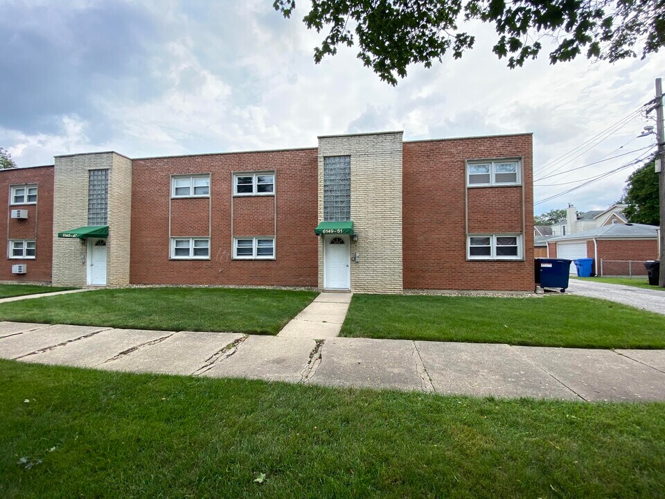 6151 W Thorndale Ave in Chicago, IL - Building Photo