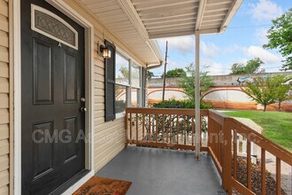 2051 College Ave NE in Atlanta, GA - Building Photo - Building Photo