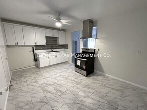 6959 N Atlantic Pl in Long Beach, CA - Building Photo - Building Photo