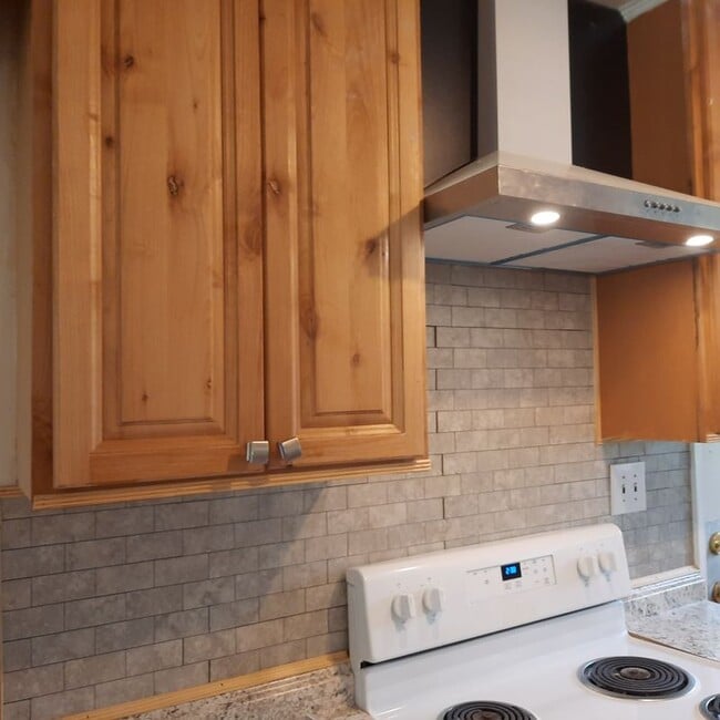 property at 1638 E Woodberry Ave