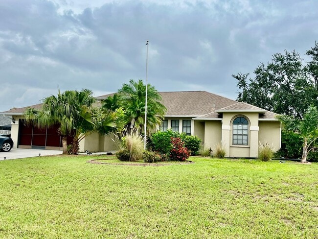 property at 3103 SE Mall Terrace