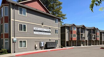 Greenburg Apartments in Tigard, OR - Building Photo