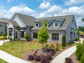 Covey Homes Bluffs in Canton, GA - Foto de edificio - Building Photo