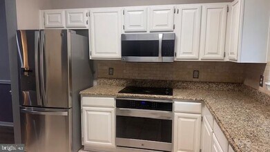 674 Gateway Dr SE in Leesburg, VA - Building Photo - Building Photo