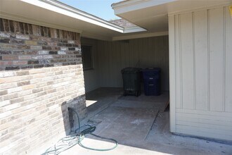 1913 Normal Park Dr in Huntsville, TX - Building Photo - Building Photo