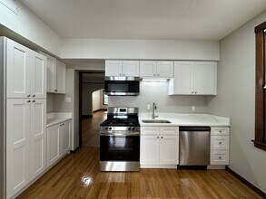 2220 W Homer St, Unit J01W in Chicago, IL - Foto de edificio - Building Photo