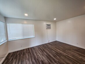 6431 Wire Dr in Sacramento, CA - Building Photo - Building Photo