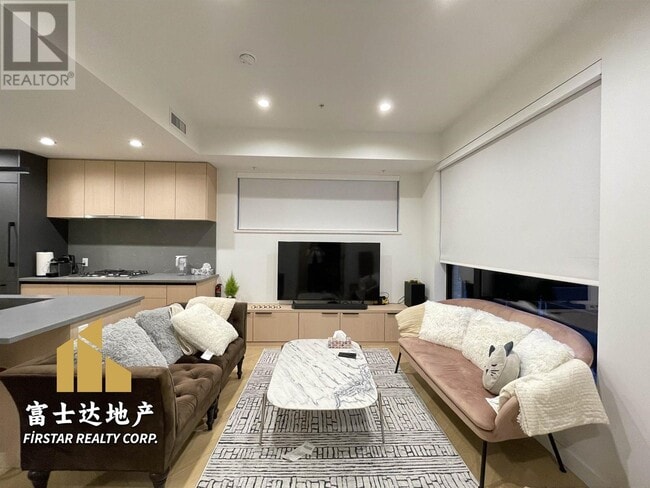 property at 6788-6788 Oak St