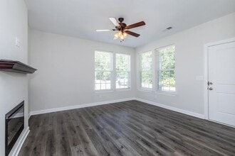 Stonehaven Overland Park in Overland Park, KS - Building Photo - Building Photo