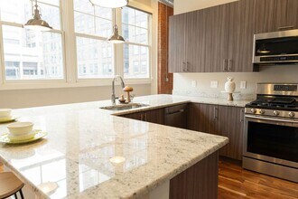 1260 W 4th St in Cleveland, OH - Building Photo - Building Photo