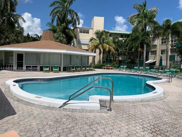 property at 1333 Hallandale Beach Blvd