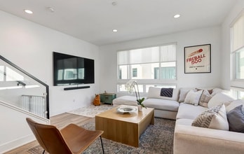 2907 W Exposition Pl in Los Angeles, CA - Building Photo - Building Photo