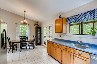 130 Dennis Rd in Severna Park, MD - Foto de edificio - Building Photo