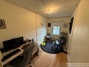 94 W Cedar St in Boston, MA - Building Photo - Building Photo