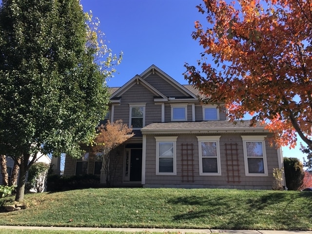 property at 270 Huntington Dr
