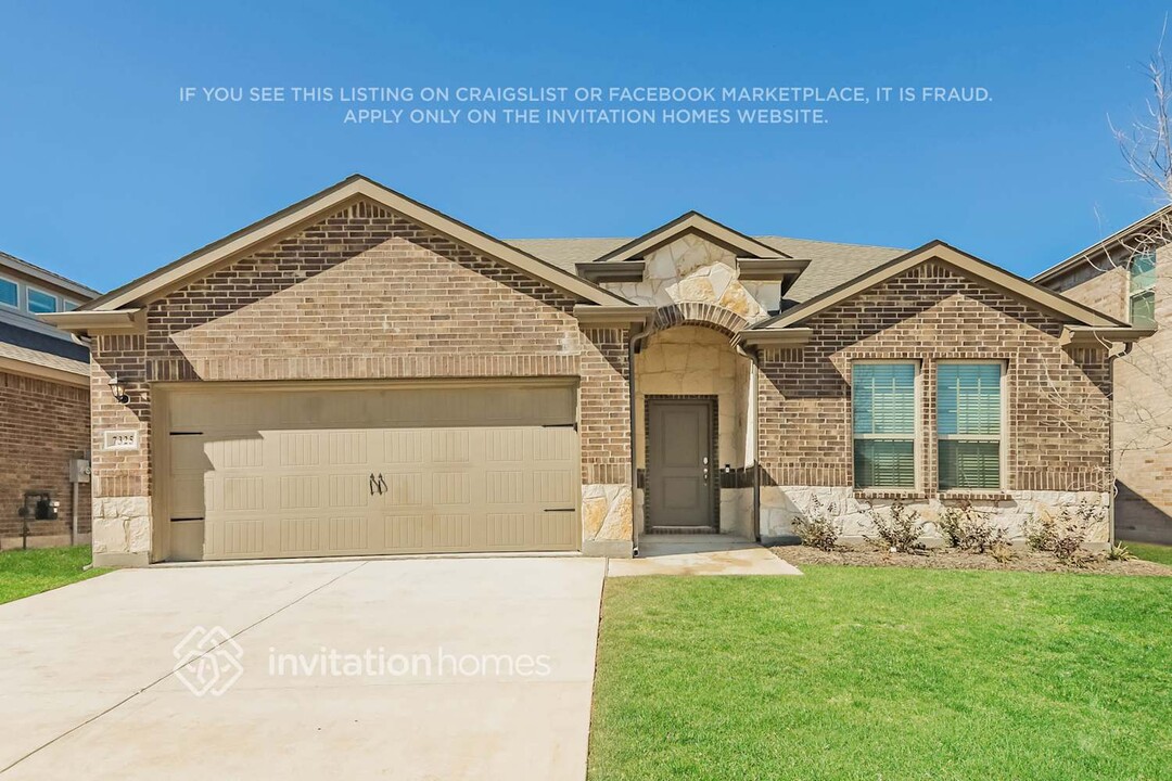 7325 Alfriston Pl in McKinney, TX - Foto de edificio