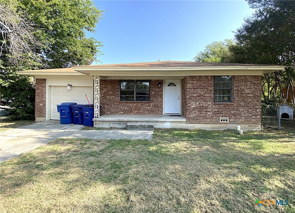 901 Robertson Ave in Copperas Cove, TX - Building Photo