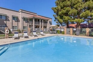 Hidden Falls Apartments in Lancaster, CA - Building Photo