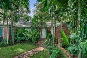 530 Melaleuca Ln in Miami, FL - Building Photo - Building Photo