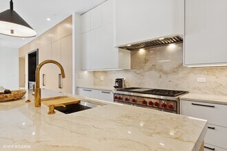 1844 N Maud Ave in Chicago, IL - Building Photo - Building Photo