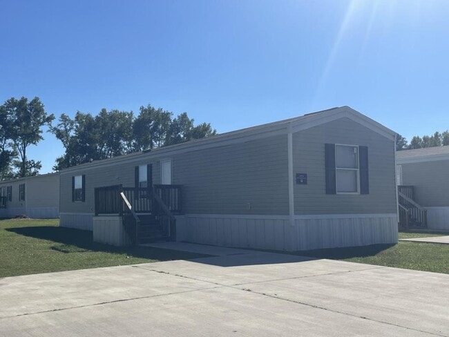property at 555 Crandlemire Rd