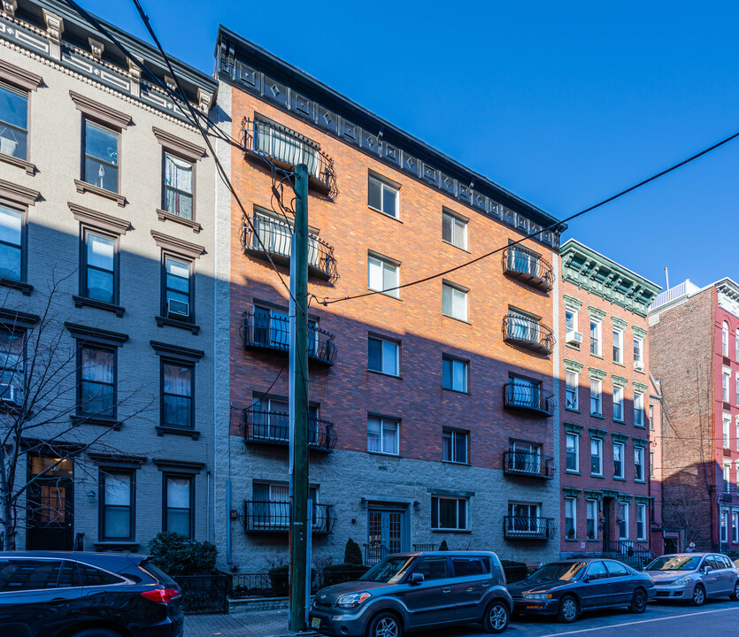 214 Willow Ave in Hoboken, NJ - Foto de edificio