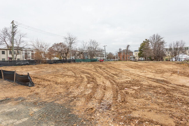 Columbus Street in Alexandria, VA - Building Photo - Building Photo