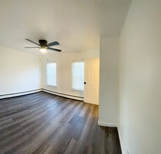 239 William St, Unit 2 in Rahway, NJ - Foto de edificio - Building Photo