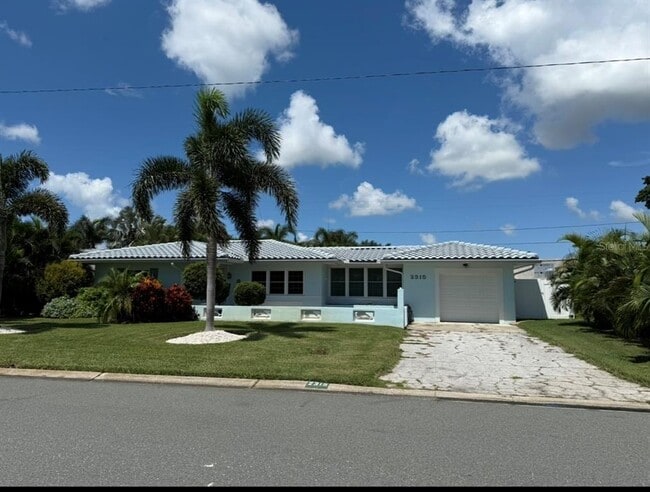 property at 2315 Sunrise Dr SE