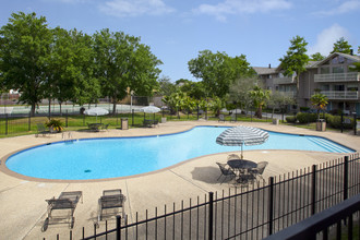 Windsong Apartments in Kenner, LA - Building Photo - Building Photo